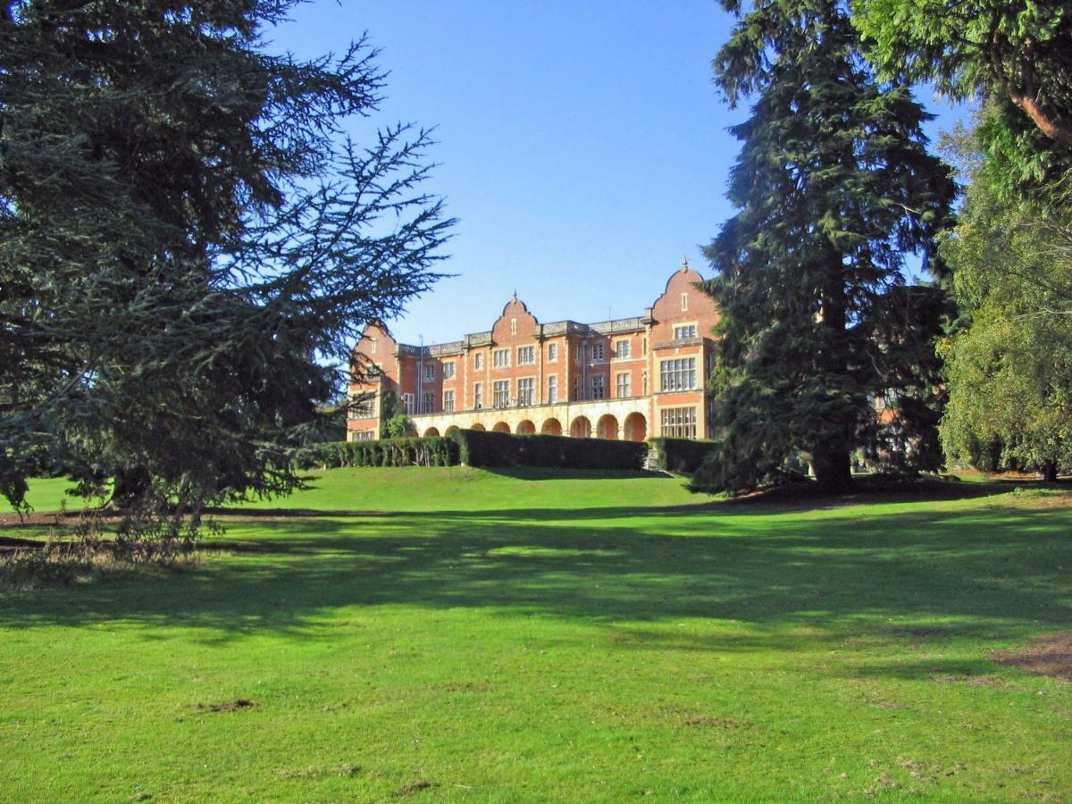 Easthampstead Park Hotel Bracknell Exterior photo